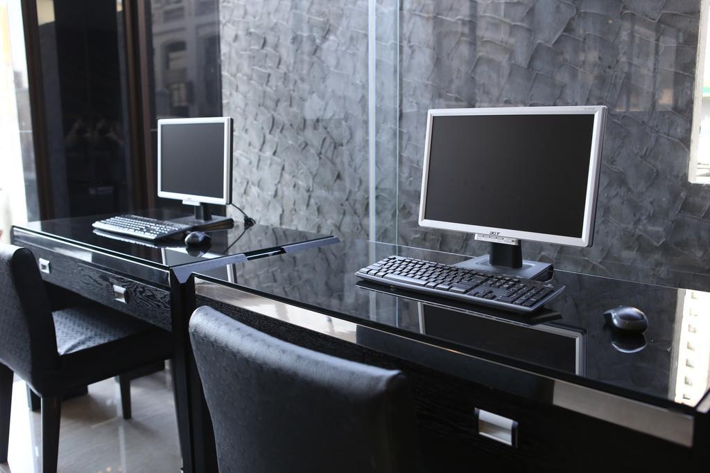 Kun Hotel Тайджун Екстериор снимка